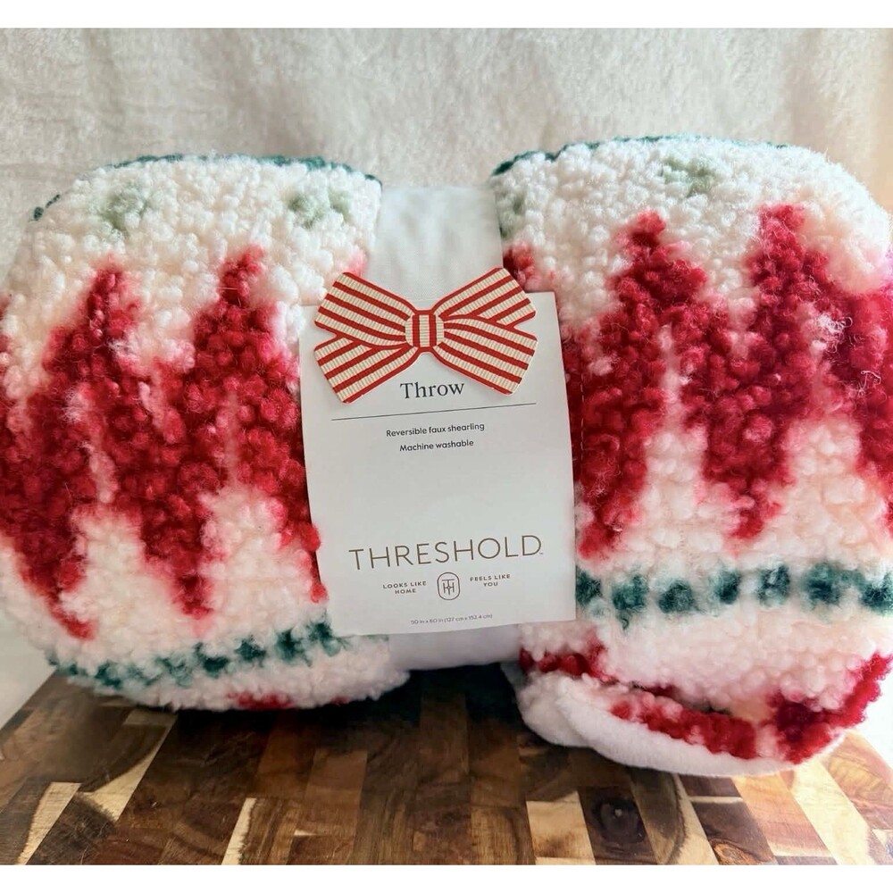 Threshold Christmas Reversible Faux Shearling Throw Blanket 50x60 Red Green